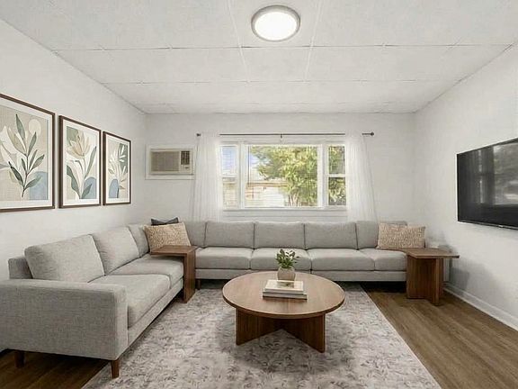 3rd image of 8 Meadow St