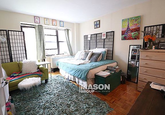 3rd image of 337 W 43rd St APT 5C