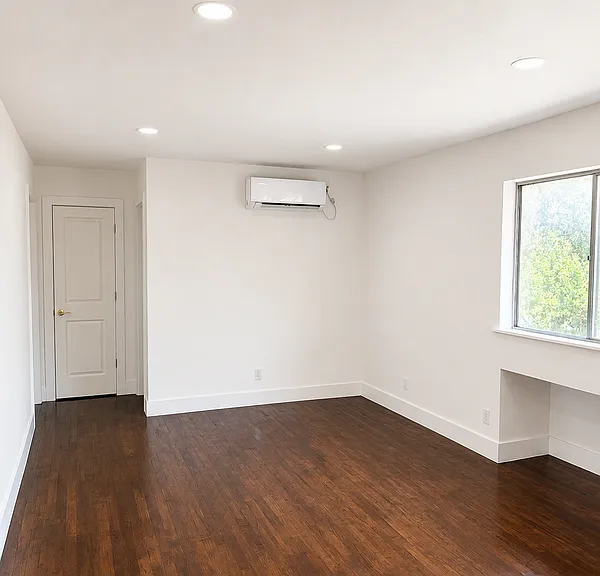 2712 Oakcliff St #4 — Photo 3