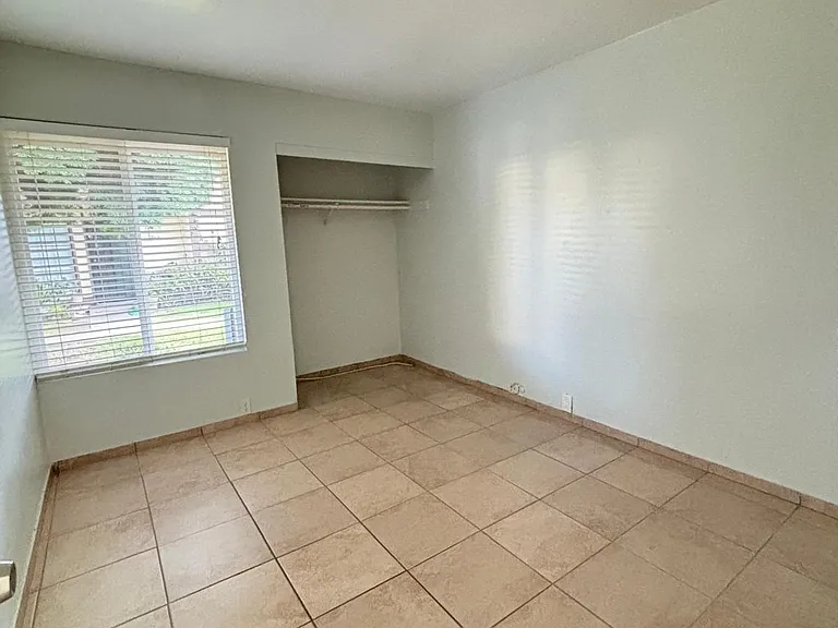 1729 Regency Way #C — Photo 8