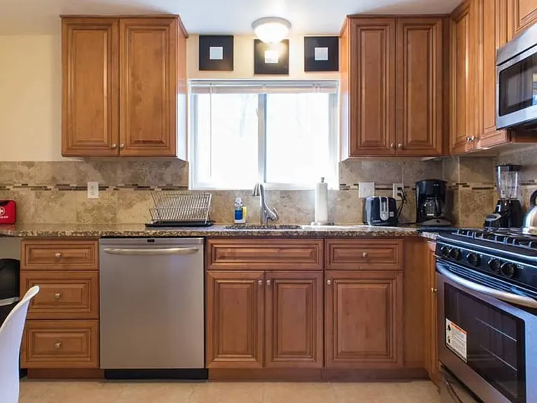 37 Oxford Cir #P — Photo 10