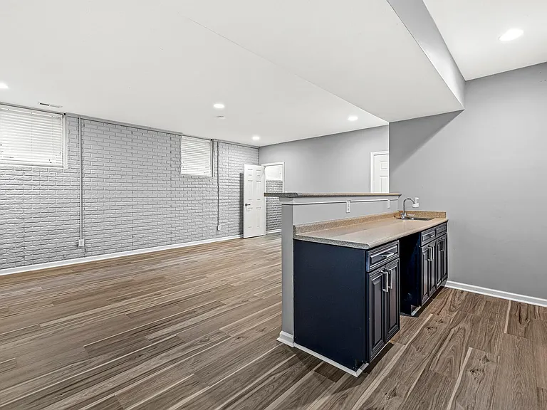 2046 Ruckle St — Photo 49