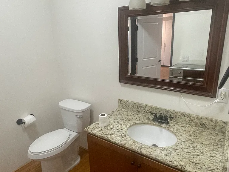 255 W 7th St #36 — Photo 9