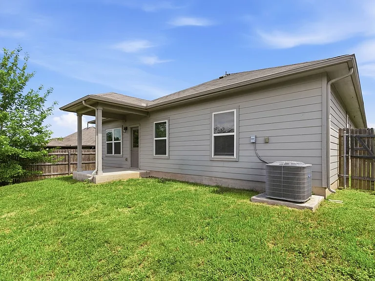 7121 Ranchito Dr — Photo 30