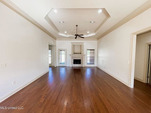 2nd image of 102 Meadow Park Dr