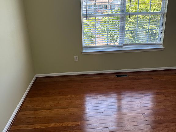 5th image of 2601 Cranapple Ln