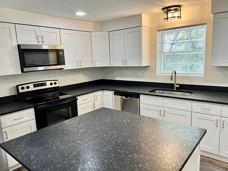 1316 Chestnut St — Photo 3