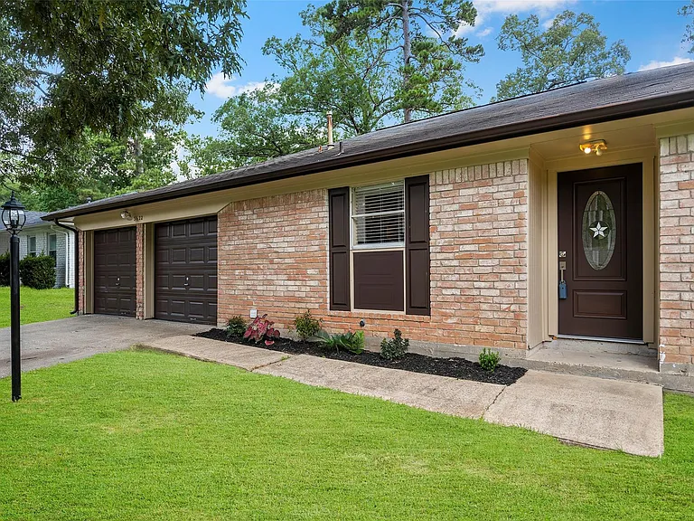 3622 Dawnwood Dr — Photo 1