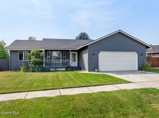 1042 W Tanager Ave, Hayden Lake, ID 83835