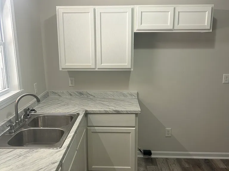 805 Park Ave SE #B — Photo 4