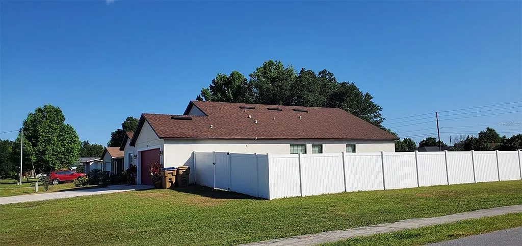 4 bed, 2.5 bath, 1844 sqft, $2,150 — Photo 2