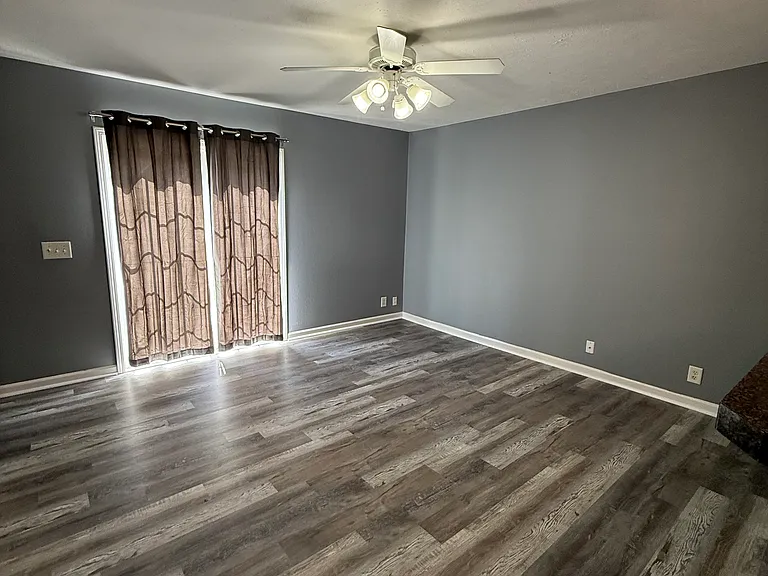 1010 Arlene Dr — Photo 2