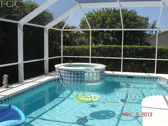 2nd image of 4422 SW 25th Pl