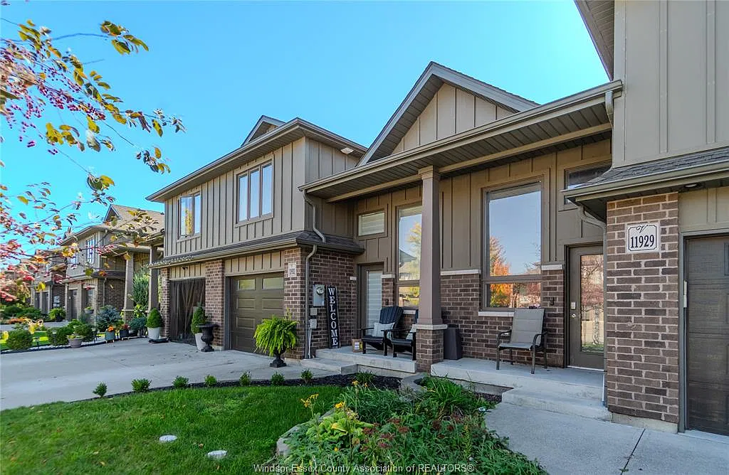 3 bed, $3,000 — Photo 2