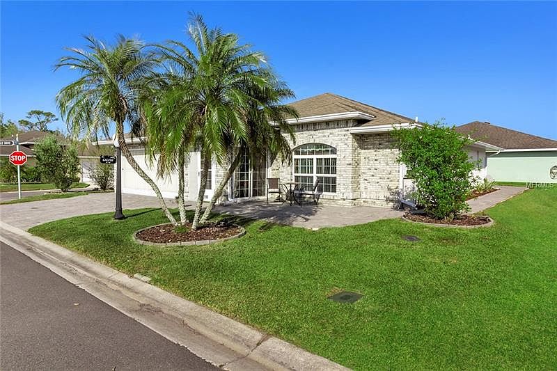 1st image of 696 Paradise Point