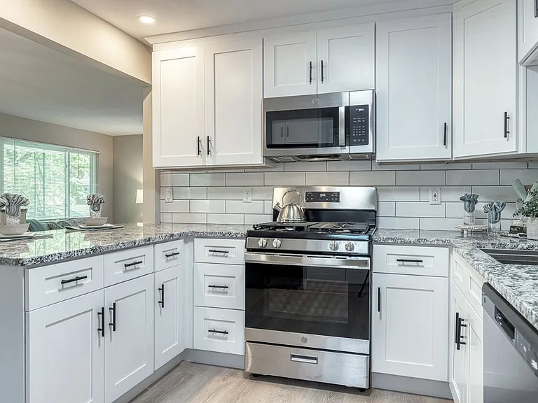 1066 Wilshire Ave — Photo 12