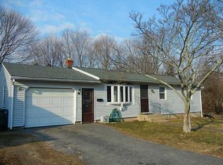 25 Hope Ct, Coventry, RI 02816