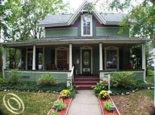 49 S Holcomb Rd, Clarkston, MI 48346