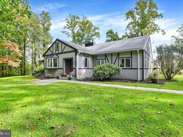 16 New Rd, Elverson, PA 19520