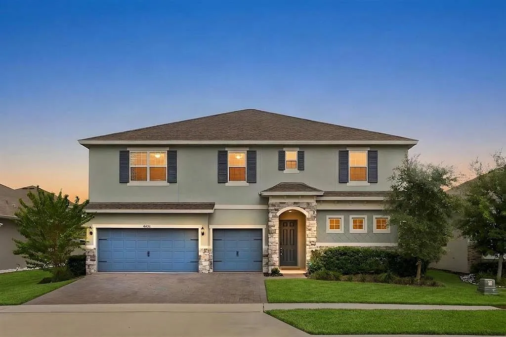 5 bed, 4.5 bath, 4291 sqft, $4,000 — Photo 1