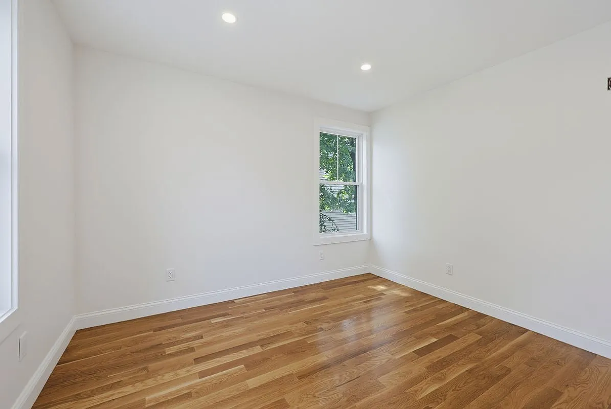 2 bed, 2.0 bath, 1037 sqft, $4,000 — Photo 2