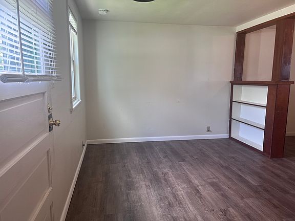 5th image of 1166 S Sheridan Ave #C