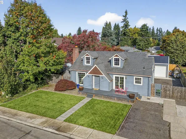 318 NE 9th Ave, Canby, OR 97013