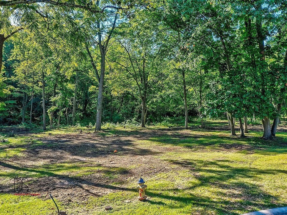 1st image of 419 Deertimber Ln