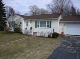 27 Shorelands Dr, Madison, CT 06443