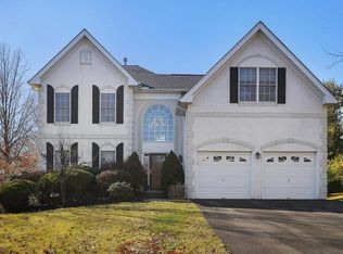 2 Shawnee Ct, Basking Ridge, NJ 07920