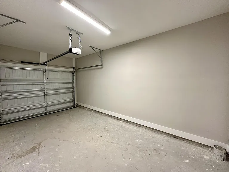 215 Date Palm Ln — Photo 3