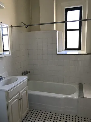 Rented by Roger Benayoun, LREB | media 10