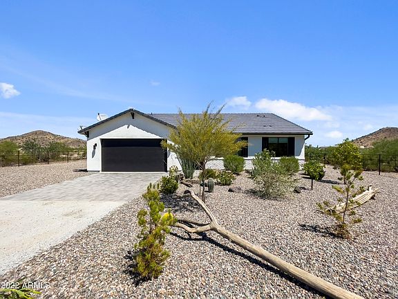 3rd image of 8609 S 142nd Ln