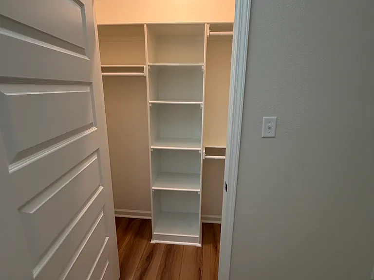 307 NE 2nd St #2 — Photo 17