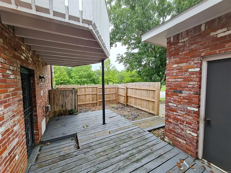 1601 Cobblestone Ct — Photo 23