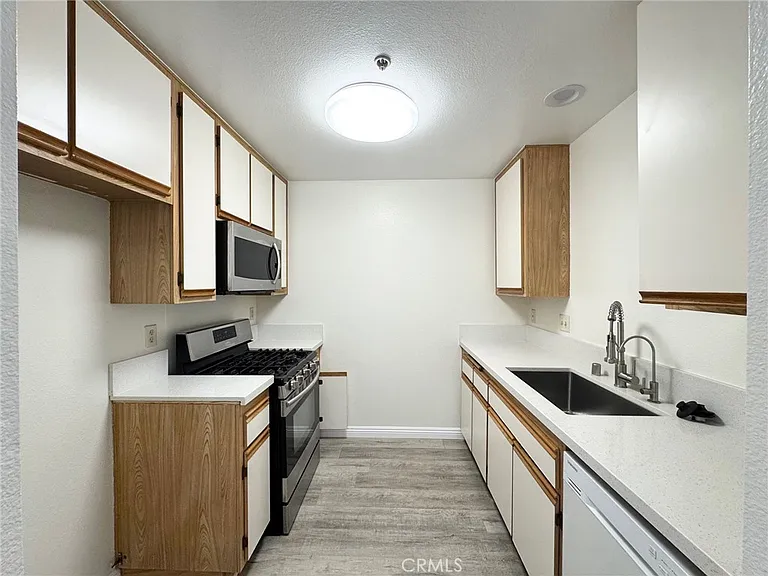 17511 Newland St — Photo 5
