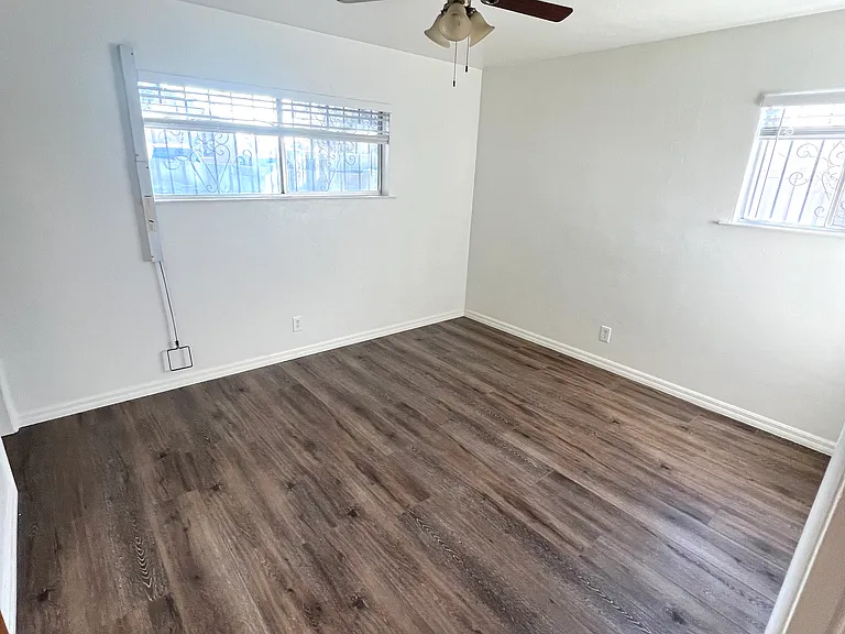 21849 Cottonwood Ave — Photo 24
