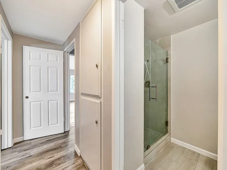 1751 Colby Ave #4 — Photo 20
