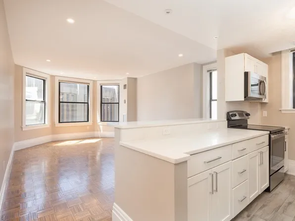 390 Commonwealth Ave APT 402, Boston, MA 02215