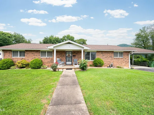 327 Forest Ave, Pennington Gap, VA 24277