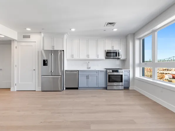 301 Border St, Boston, MA