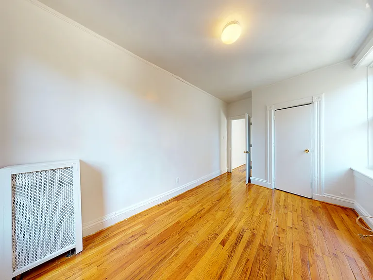158 W 15th St #5D — Photo 7