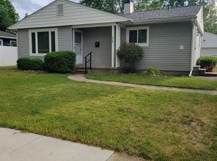 518 Arthur St, Chelsea, MI 48118