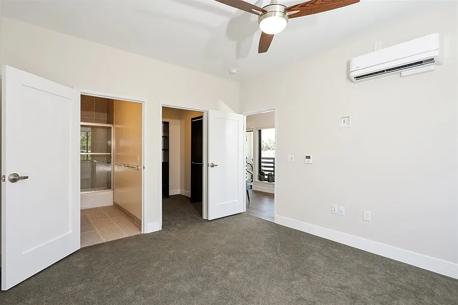 1 bed, 1.5 bath, 940 sqft, $3,150 — Photo 4