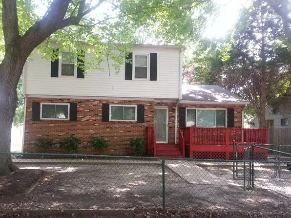 12 Kingslee Ln, Hampton, VA 23669