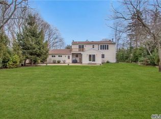 4 Neville St, Center Moriches, NY 11934