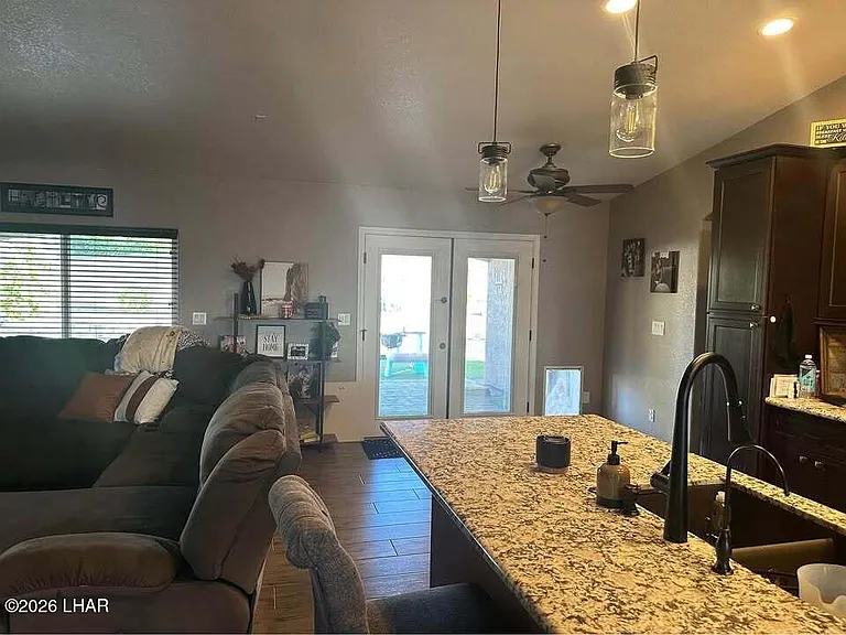 3025 Daytona Ave — Photo 15