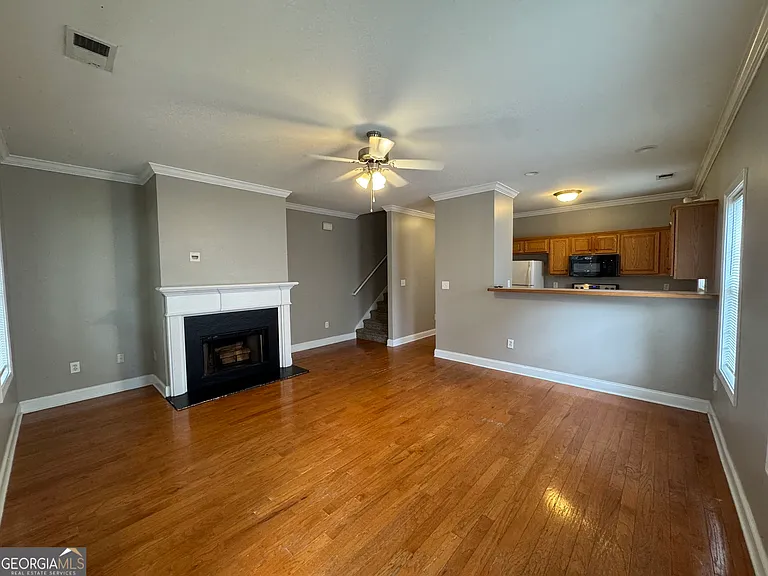 223 Milford Dr — Photo 3