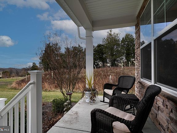5th image of 1366 Merlot Dr