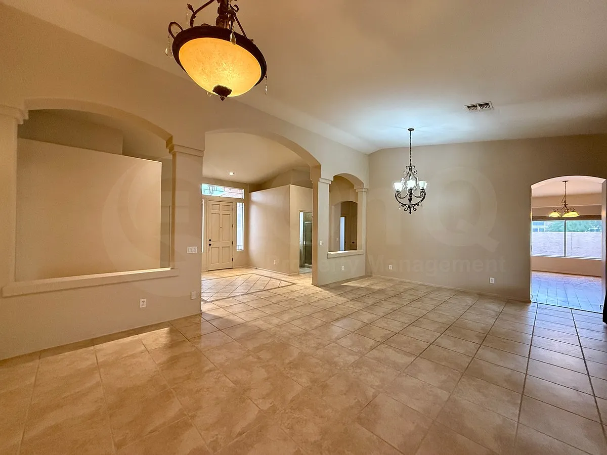 4 bed, 3.0 bath, 2959 sqft, $3,300 — Photo 4